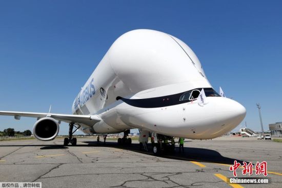 ʱ719գڷͼ¬Ȳǿ˻տ͡׾Beluga XLӭ״Էɡͬڴͳӵ͵ʵҪ˰ƷĿͻΪ˴ࡰͻBeluga XLôͻõʽףɻȫ63.1ף߶Ϊ18.9ףֱΪ8.8ף60.3ף227֣ܹͬʱ2ֻտA350Ļ